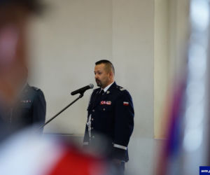 Ponad 50 nowych policjantów na Warmii i Mazurach. Złożyli uroczyste ślubowanie w Olsztynie [ZDJĘCIA]