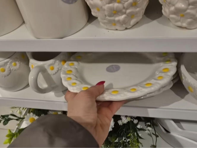 Dodatki wiosenne w Sinsay - zastawa stołowa