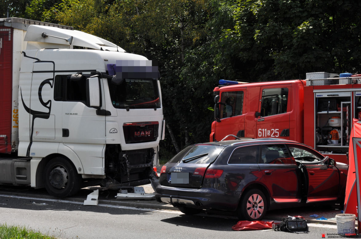 Wypadek śmiertelny w Sosnowcu. Zginął kierowca audi