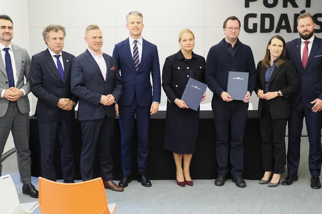 PLK i Port Gdańsk łączą siły na rzecz rozbudowy kolejowego dostępu do portu