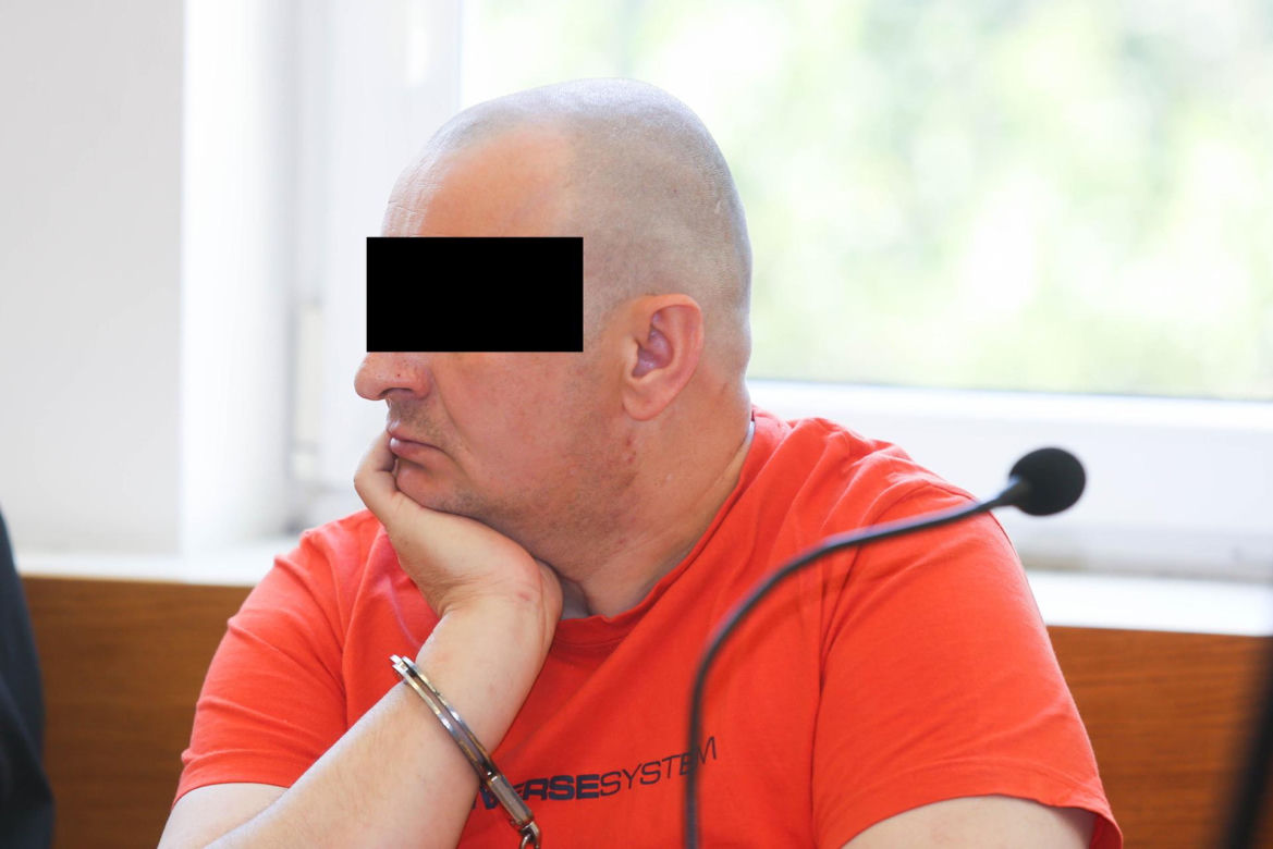 Prowadził dom pomocy jak z horroru. 12 pensjonariuszy nie żyje. „ Chyba nikt nie chciałby mieć tego na sumieniu”