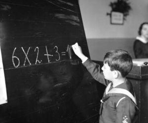 Zobaczcie, jak wyglądały lekcje w krakowskich szkołach prawie 100 lat temu! [ARCHIWALNE ZDJĘCIA]