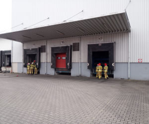 Pożar maszyny w zakładzie w Lesznie - ewakuowano 270 osób
