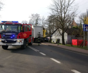Śmiertelny wypadek w Drużbicach. Nie żyje kierowca osobówki