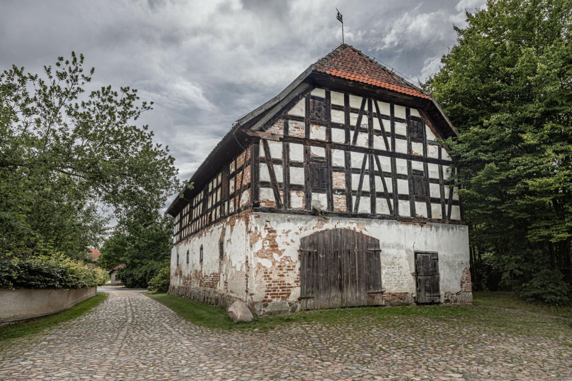 Ten pałac ma ponad 400 lat! Wyjątkowe miejsce na mapie woj. warmińsko-mazurskim
