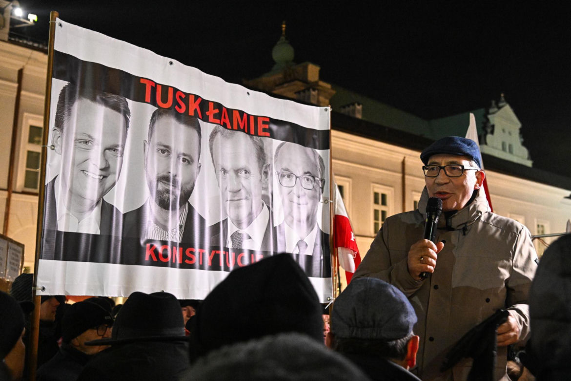 Protest pod Pałacem Prezydenckim