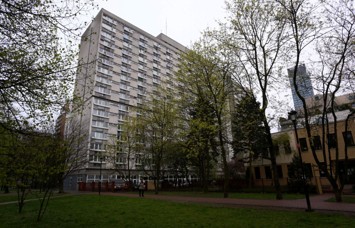 Prezes wielkiej warszawskiej spółdzielni skazana. A z nią znany prawnik i prezenter