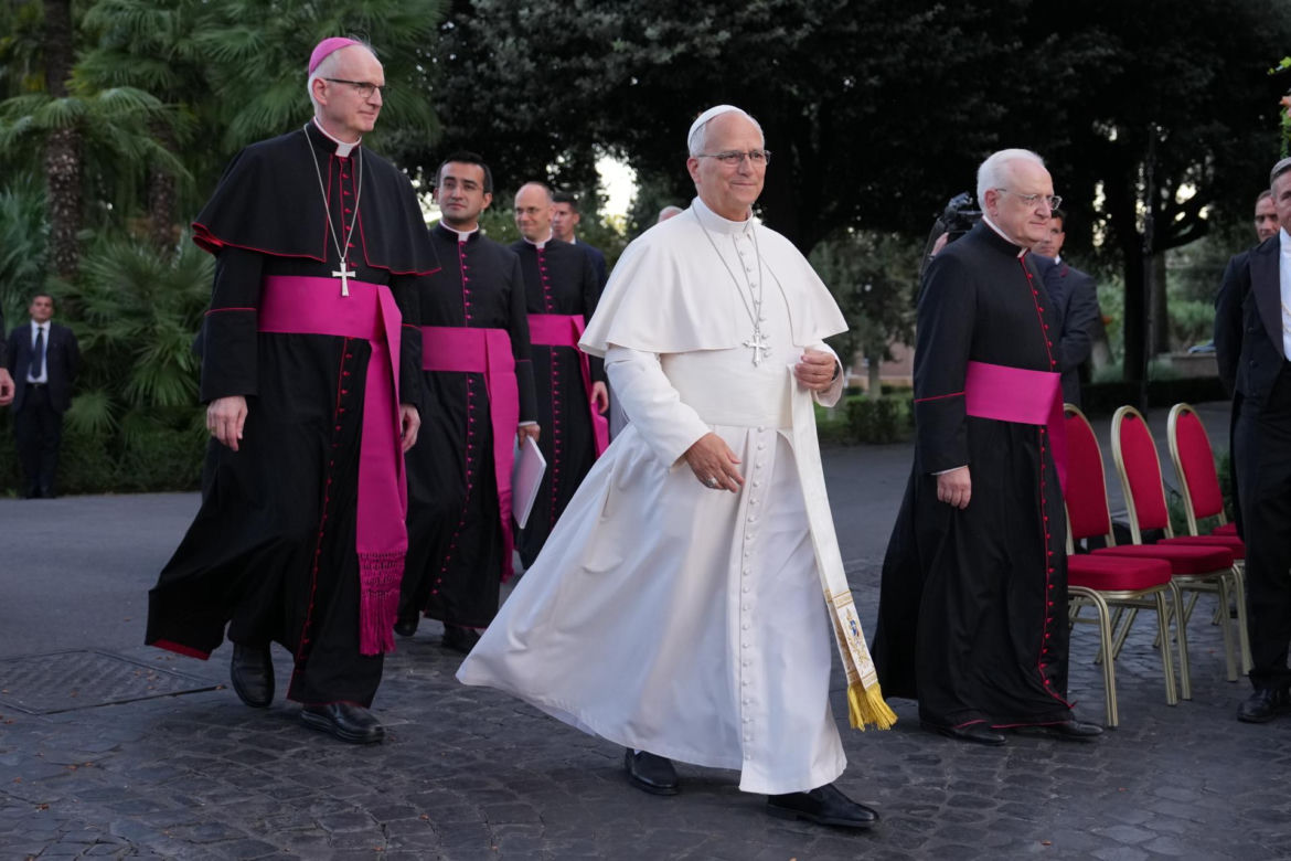 Papież Leon XIV w szpitalu z guzem płuca! Podano ważną datę
