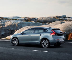 Volvo V40 lifting 2017
