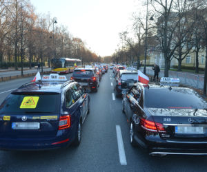 Protest taksówkarzy pod KPRM