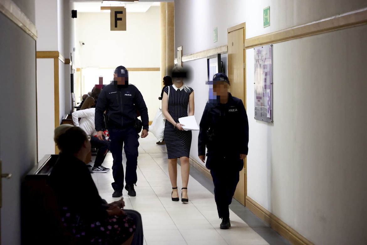 Młoda prawniczka zadźgała 21-letniego ukochanego. Świadek: zapisała na lustrze: „Igor, zniknij z mojego życia, nie potrzebuję cię”