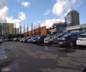 Mieszkańcy Podkarpacia ruszyli do SKLEPÓW!  Tłumy, pełne parkingi, PUSTE PÓŁKI!