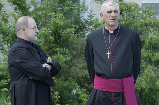 Ranczo 8 sezon. Ksiądz (Cezary Żak), biskup Sądecki (Wiktor Zborowski)