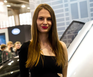 hostessy na targach Motor Show Poznań 2016
