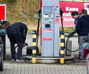 Kolejki niemieckich aut na przygranicznych stacjach paliw