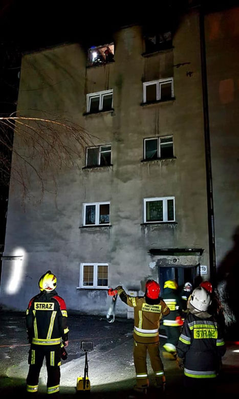 Jawor. Zwęglone zwłoki w bloku! Pożar zniszczył kilka mieszkań! Co teraz z lokatorami? [ZDJĘCIA]