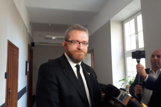 Internauci robią ściepę dla Brauna. Uzbierają tak dużą kwotę?