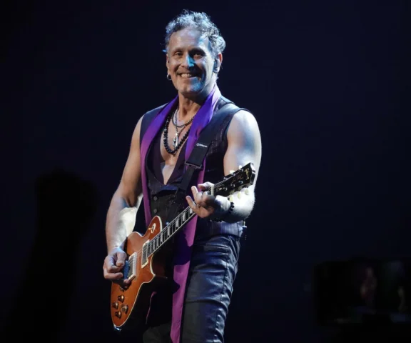 Vivian Campbell (Def Leppard) nagrał nowe utwory ze swoim pierwszym zespołem. Tego nikt się nie spodziewał