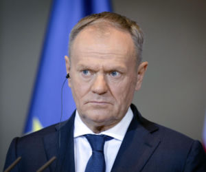 Tusk ostro reaguje na zaproszenie Trumpa: nikomu nie damy się rozegrać