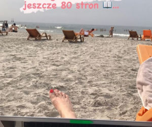 Magdalena Ogórek nad morzem