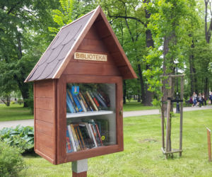 Plenerowa biblioteka w centrum Nowego Sącza