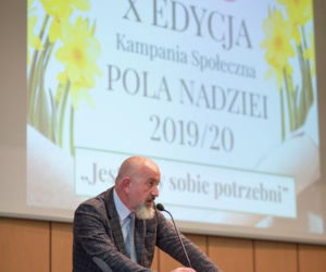 Fundacja Pomóż Im. Po raz dziesiąty zaczęli siać Pola Nadziei [ZDJĘCIA]