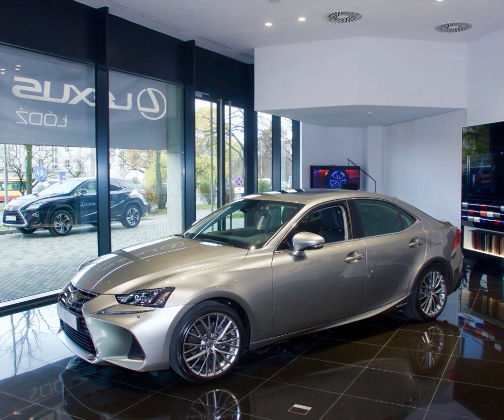  Lexus IS po liftingu