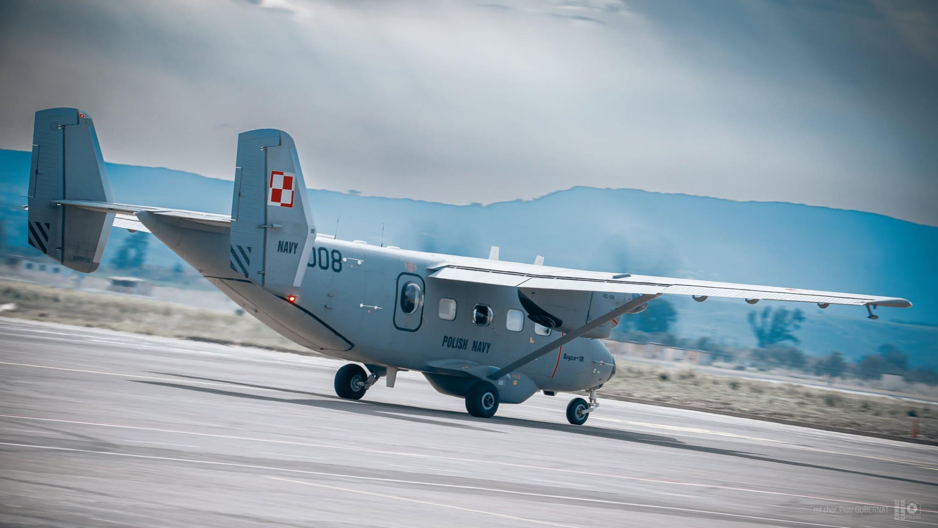 MON rezygnuje z modernizacji Black Hawków? Resort obrony stawia na walkę z dronami i samoloty M-28