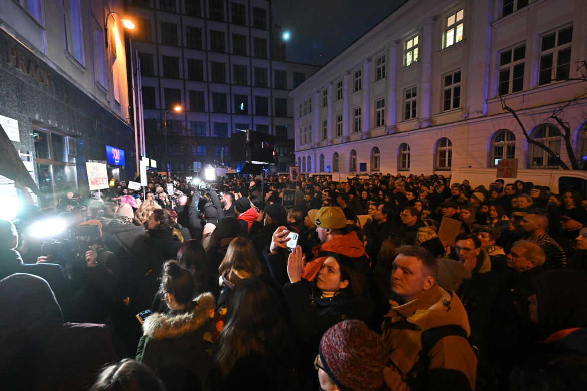 Cichy marsz po śmierci 25-letniej Białorusinki. „Miałaś na imię Liza. Niestety miałaś, nie żyjesz”