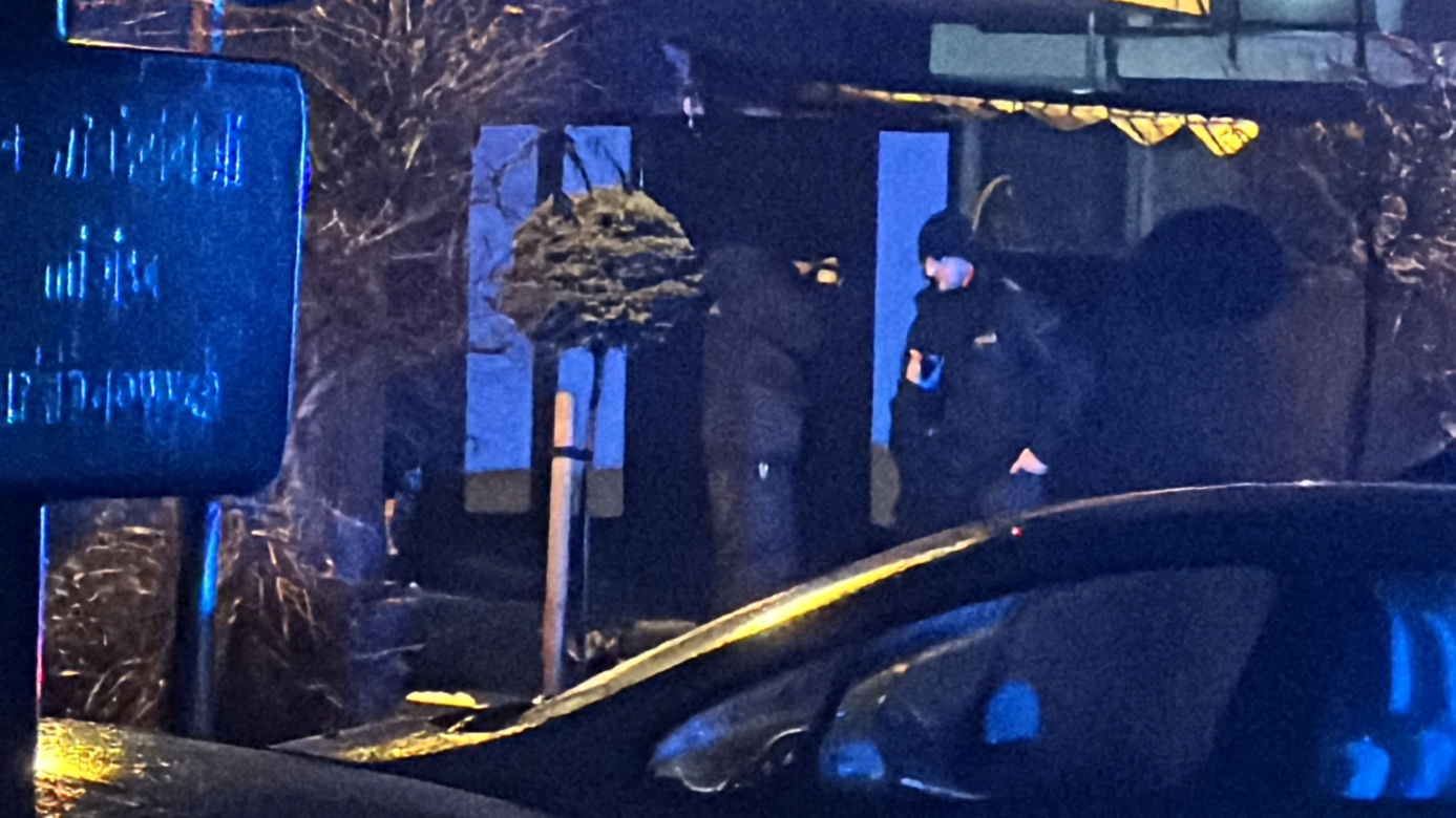Makabra w Nowym Dworze Mazowieckim. Zwłoki 47-latka leżały przed wejściem do bloku!