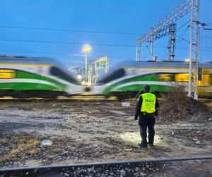 Działania policjantów z garnizonu stołecznego na torach i dworcach