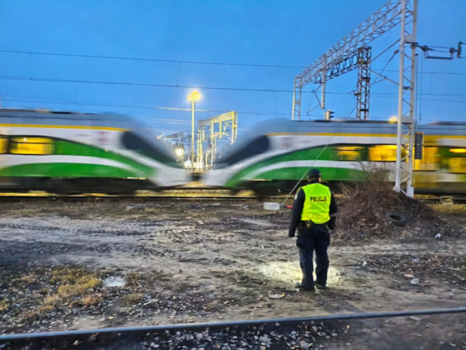 Działania policjantów z garnizonu stołecznego na torach i dworcach