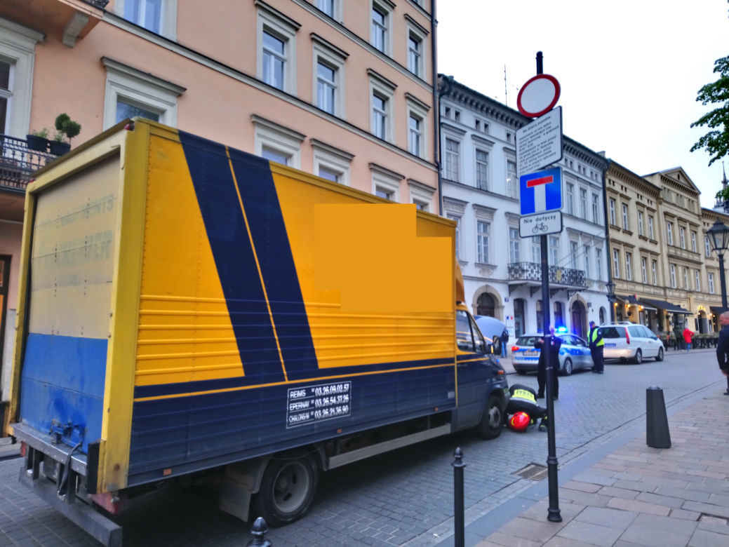 Kraków: Akcja służb na ulicy Stolarskiej. Wiemy, co się stało!