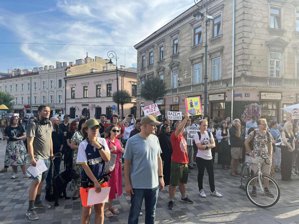 Protest w obronie Górek Czechowskich przed ratuszem