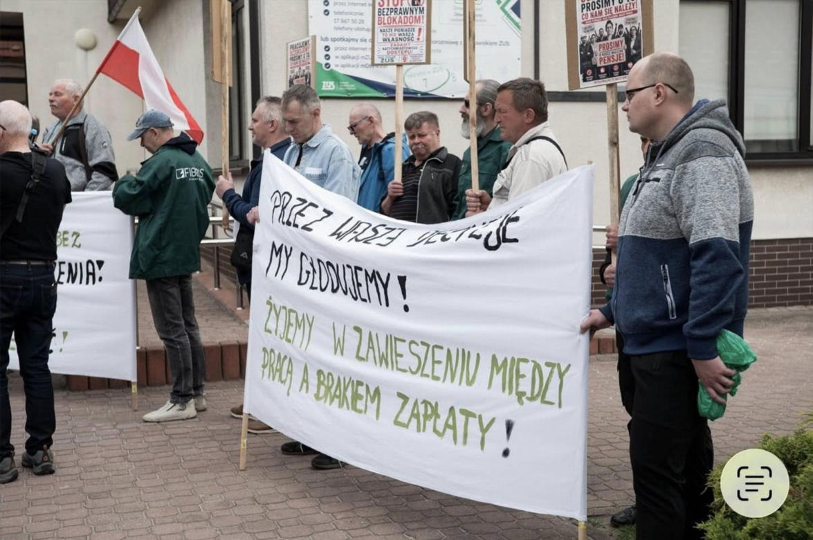 Protest pracowników i przedstawicieli FIBRIS S A w restrukturyzacji przeciwko działaniom ZUS wobec spółki