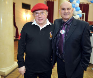 Mieczysław Hryniewicz od lat zachwyca widzów. Tak zmieniał się gwiazdor „Na Wspólnej”