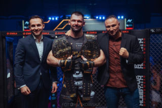 Szymon Kołecki mistrzem Babilon MMA