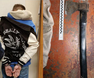 Ojciec porwał 4-latkę z przedszkolnego spaceru. Rzucił się z siekierą!