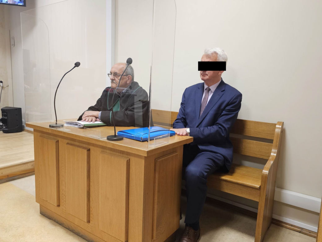Wójt oskarżony o znęcanie [GALERIA]