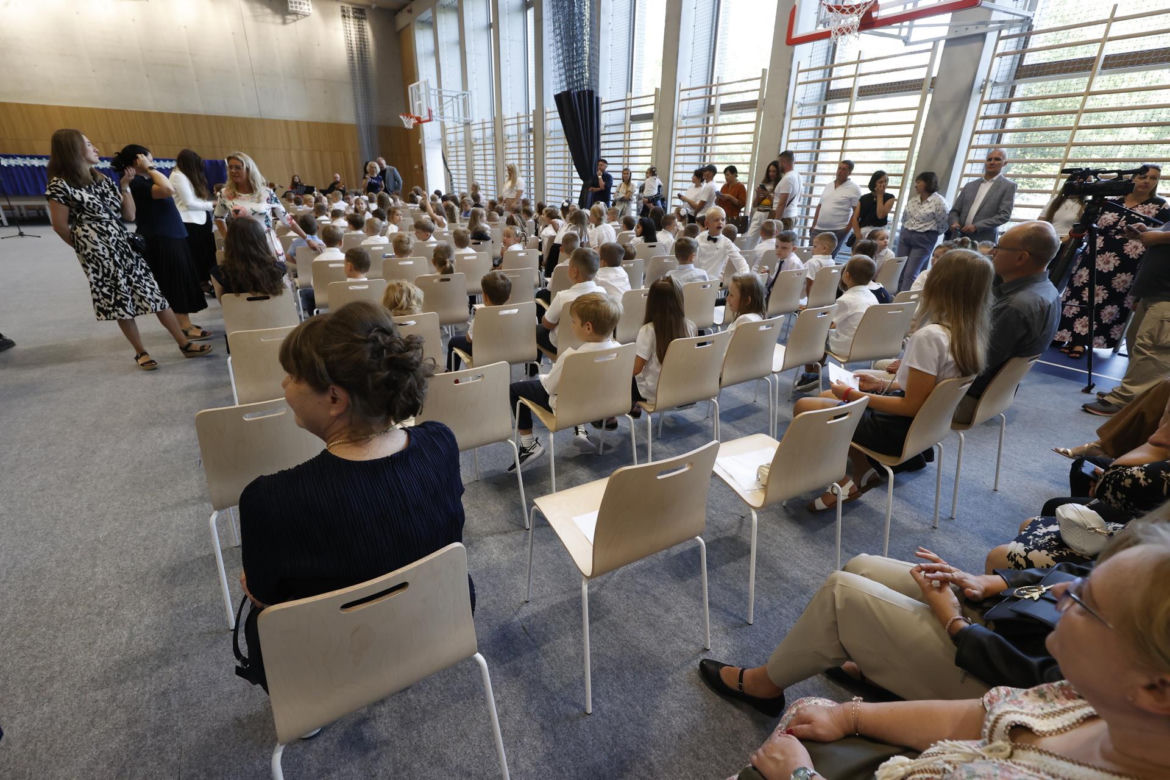 Szkoła Podstawowa nr 406 w Warszawie. Rozpoczęcie roku szkolnego w najnowocześniejszej szkole w Polsce