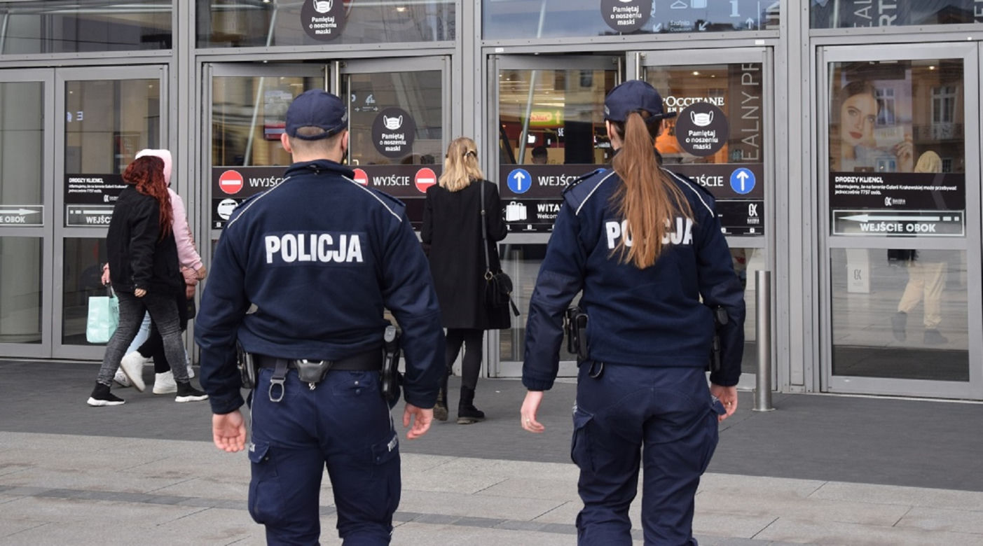 Kraków. Zmasowane kontrole w galeriach handlowych. Za co wlepiają mandaty?