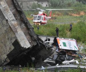 W Genui zawalił się most na autostradzie