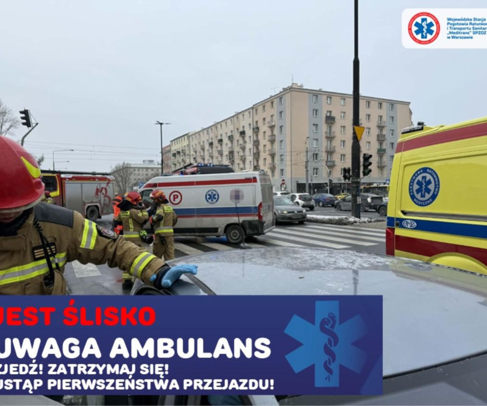 Karetka rozbiła się w Warszawie! Pacjentka ranna. Marznący deszcz i gołoledź paraliżują Polskę