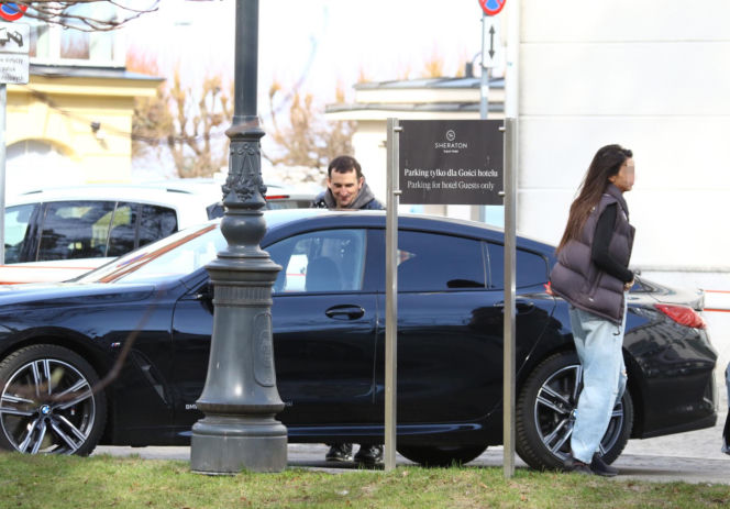 Michał Koterski z dziewczyną na spacerze