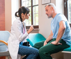 Pierwsza miłość: Bartek nie może załatwić prochów, które obiecał nękającym go więźniom. Miedzianowski traci swoją przewagę