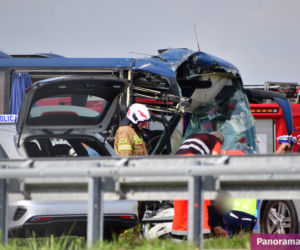 Wypadek autokaru z dziećmi na A1