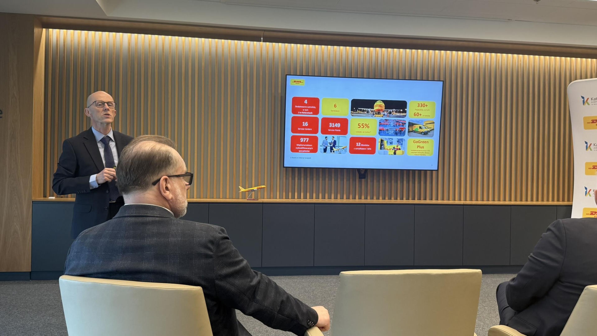 Podpisanie porozumienia Katowice Airport z DHL Express Polska