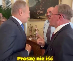 Artur Barciś chciał sprawdzić czy Tusk nosi perukę