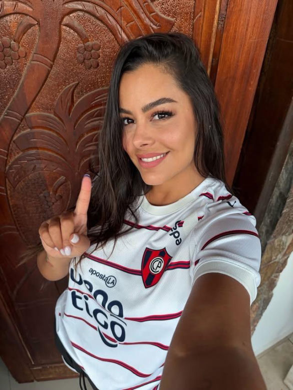 Larissa Riquelme