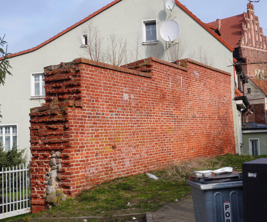 W Olsztynie były trzy bramy obronne. Z niektórych pozostały tylko ruiny